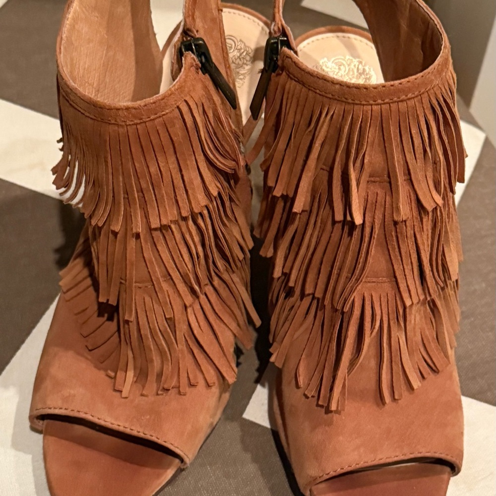 Vince Camuto Jason Camel Suede Fringe Peep Toe Booties, Size 9, Preloved